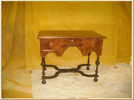 William & Mary Lowboy, photo 3