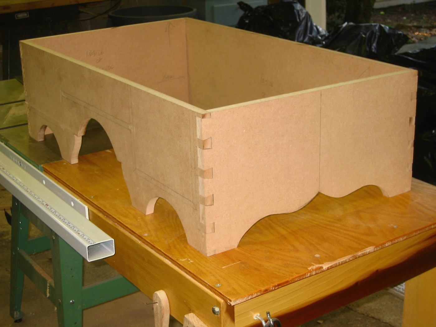 Cutting dovetails