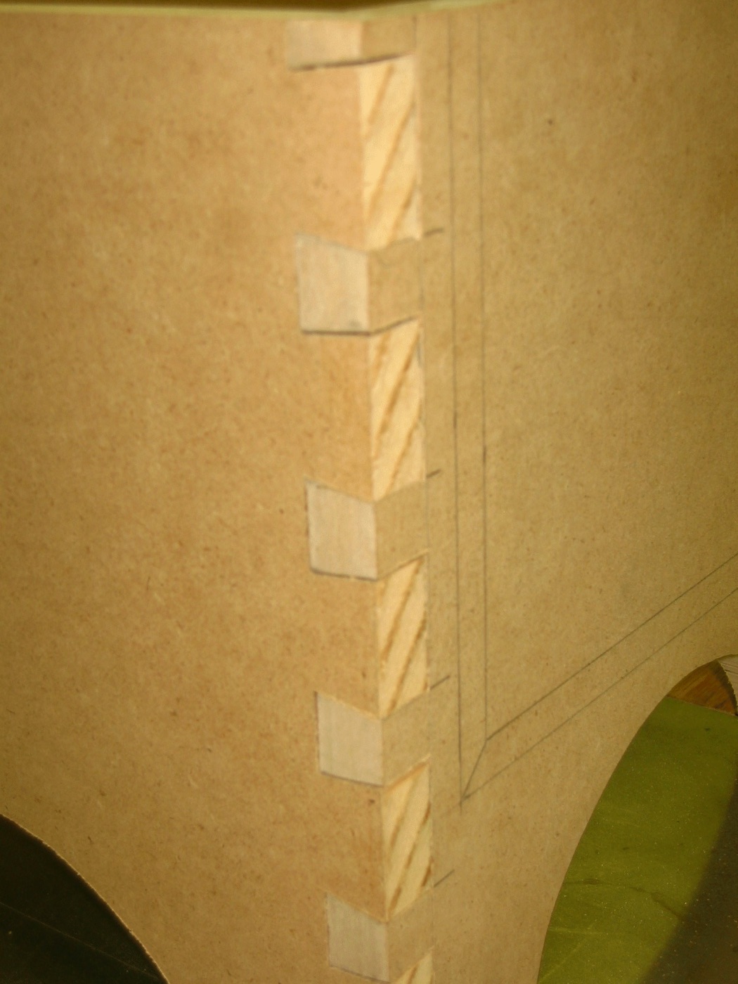 Cutting dovetails